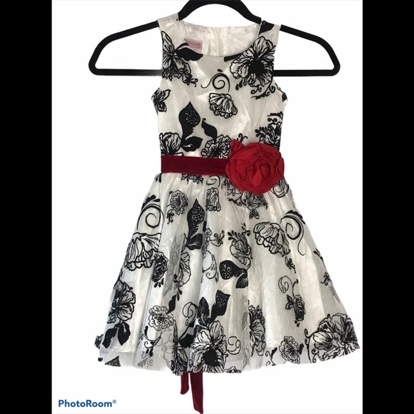 NANNETT GIRLS Embossed Rose Velvet Sash Dress 4 - Picture 1 of 10